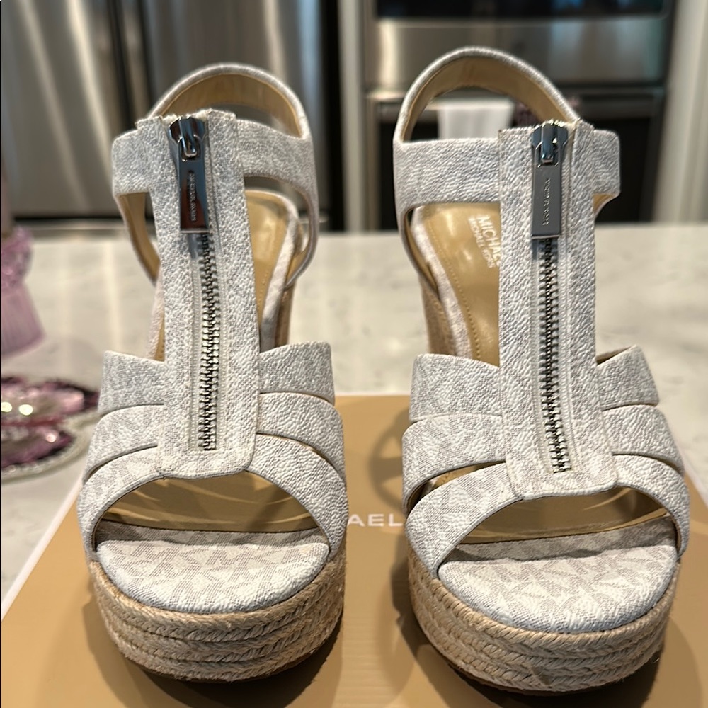 Michael Kors White Wedge Sandals with T-Strap EUC